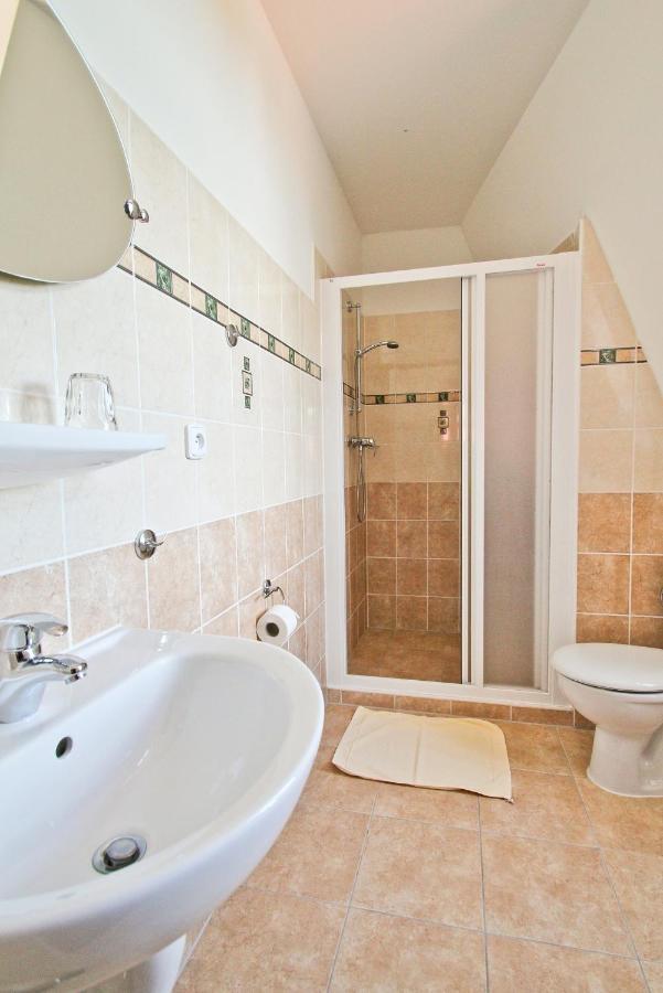 Hotel Cisar Ferdinand Loket Cameră foto