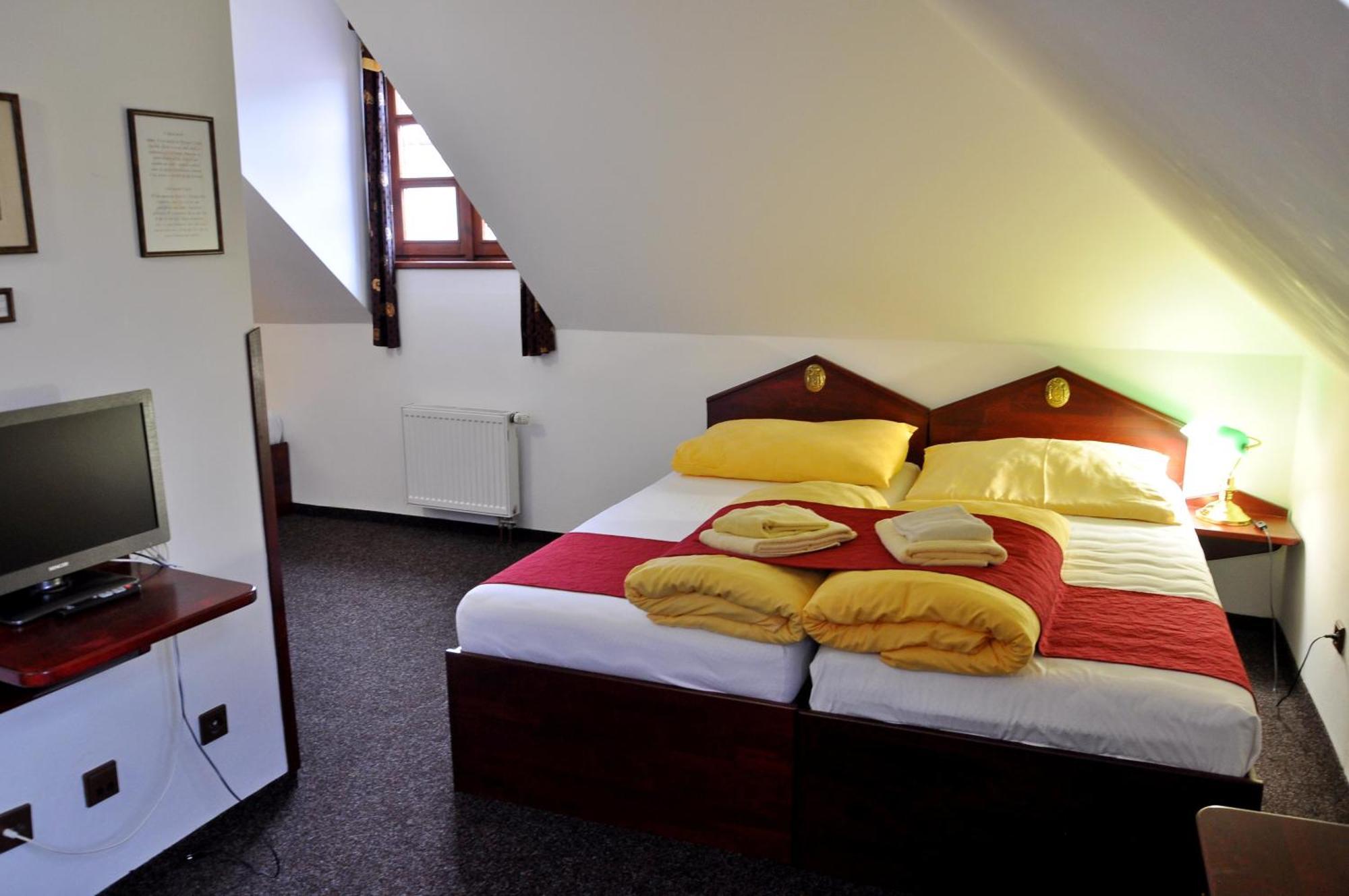Hotel Cisar Ferdinand Loket Cameră foto