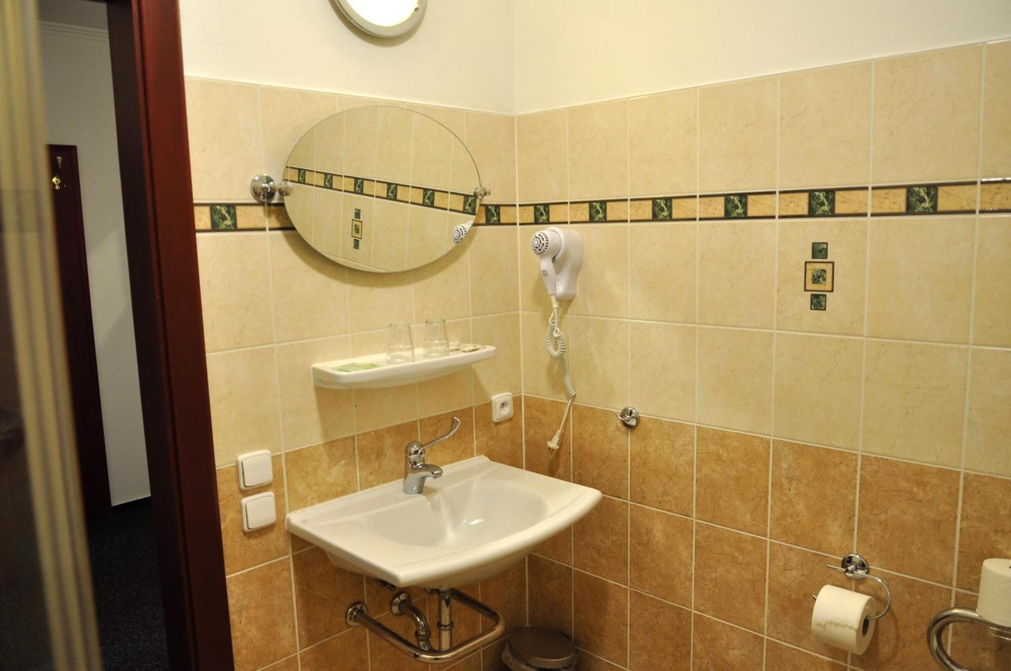 Hotel Cisar Ferdinand Loket Cameră foto