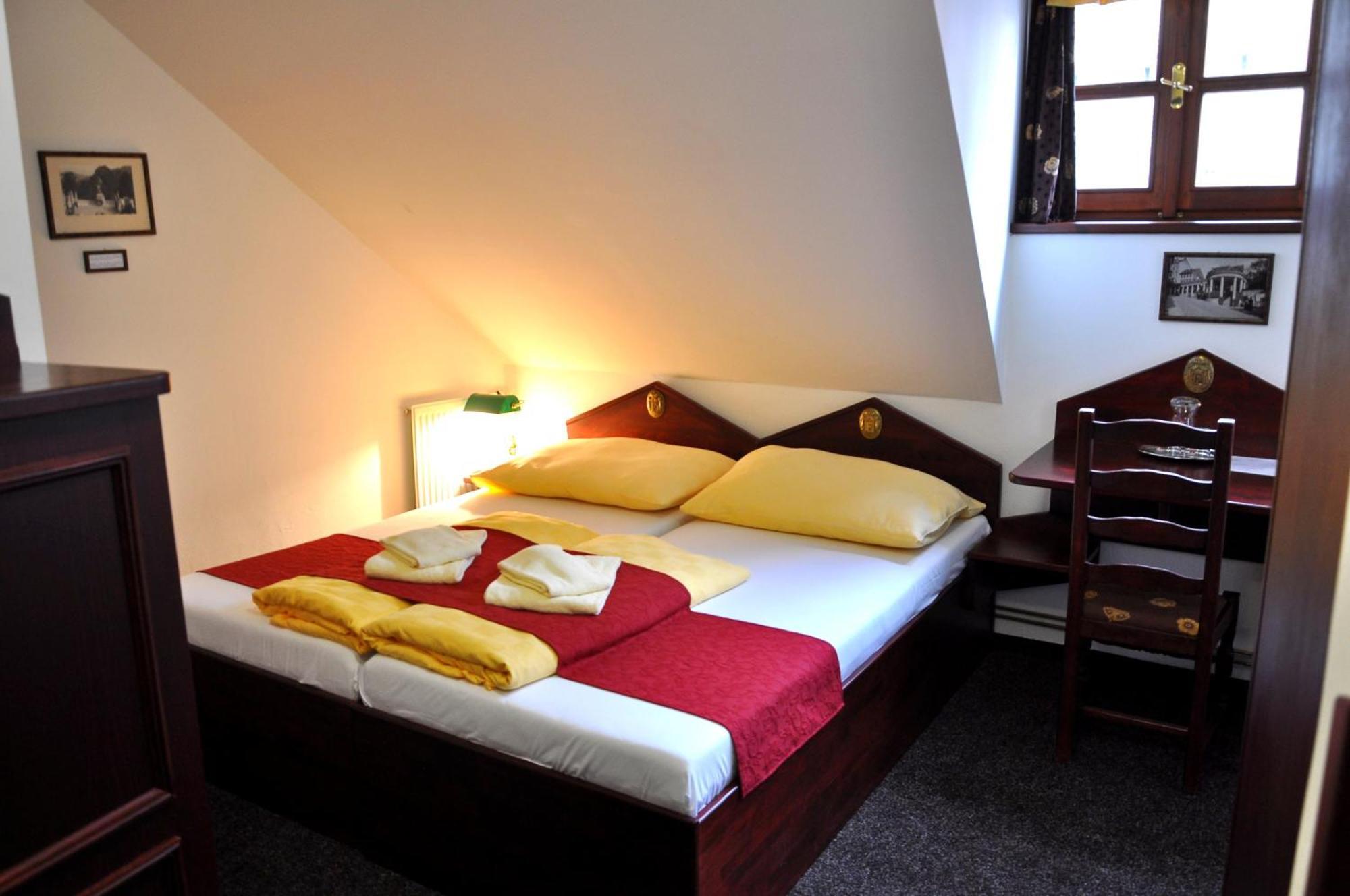 Hotel Cisar Ferdinand Loket Cameră foto