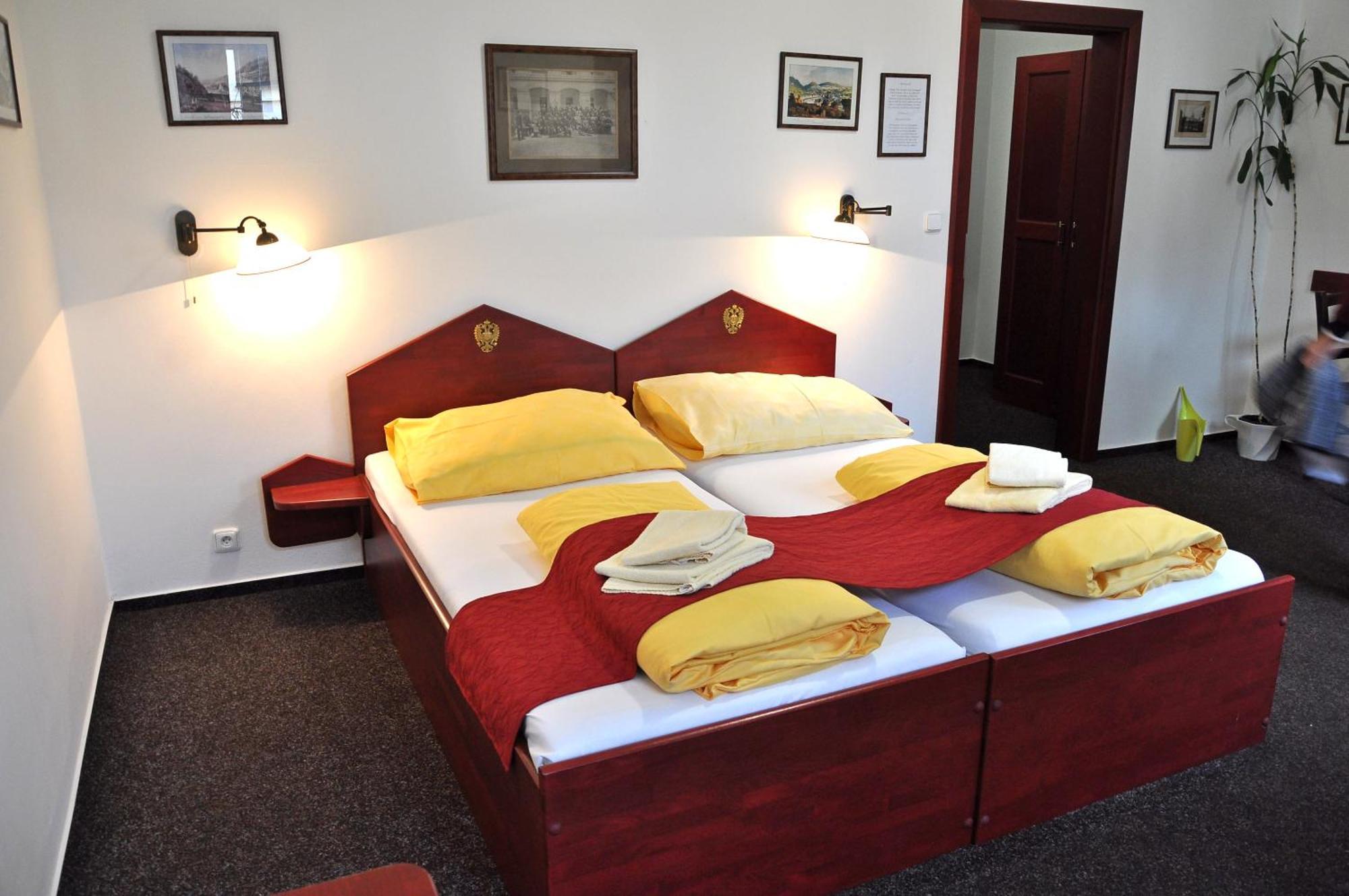 Hotel Cisar Ferdinand Loket Cameră foto